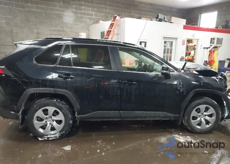 2020 Toyota Rav4 Le z USA, uszkodzony, nr VIN JTMG1RFV3LD068230